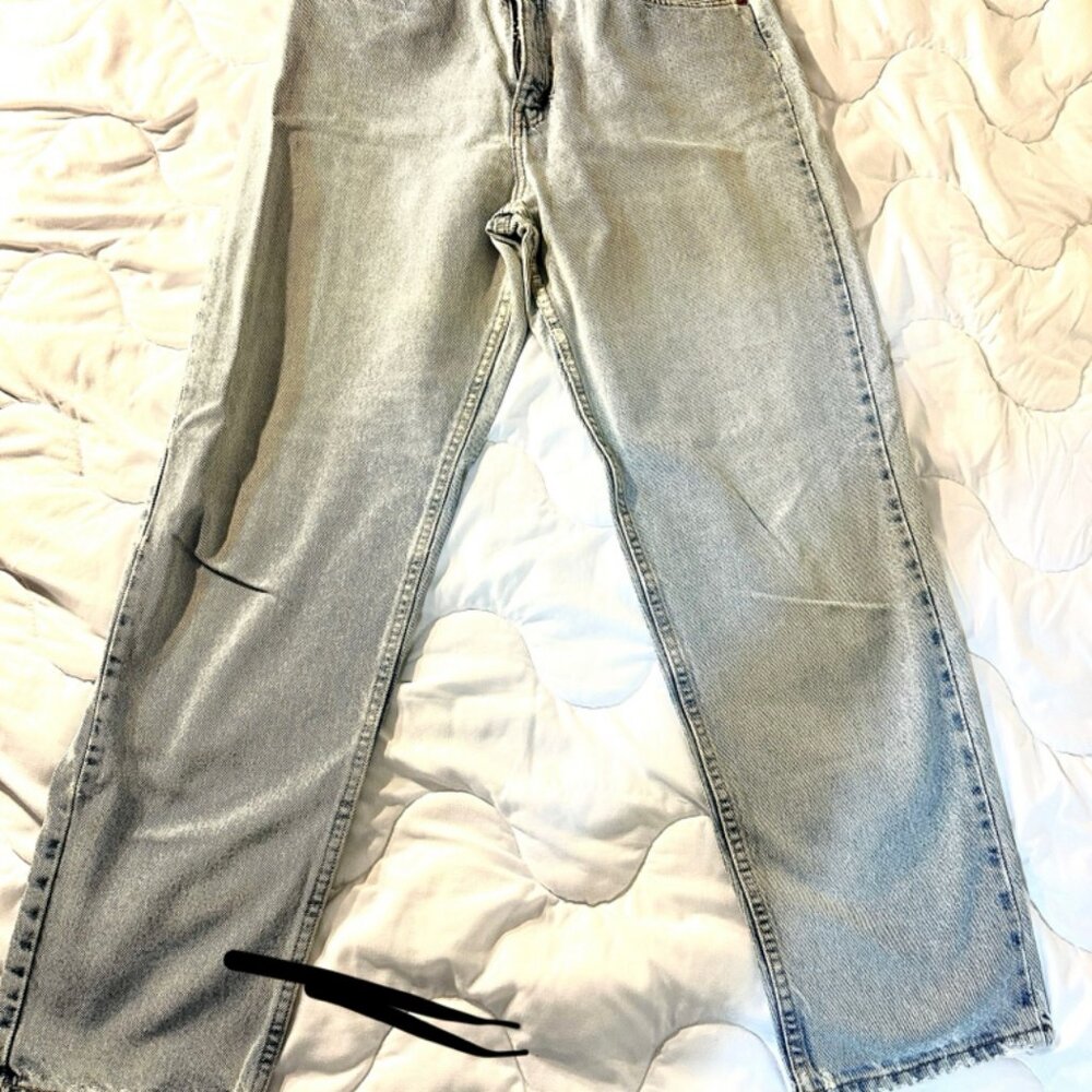 Levi’s Vintage 961 Waist 28 inches Inseam 28 inches Light Wash Loose fit 1996